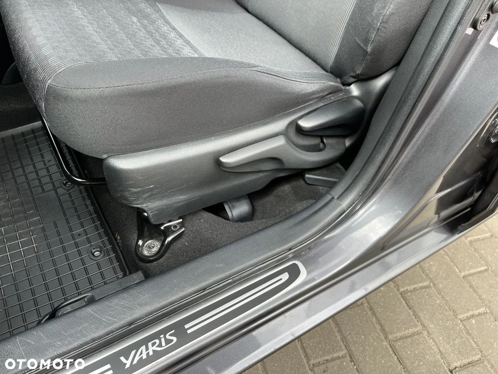 Toyota Yaris 1.33 Premium - 12