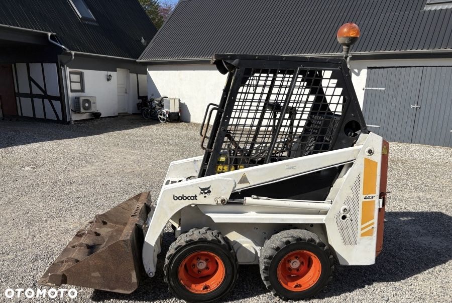 Bobcat 443 - 2