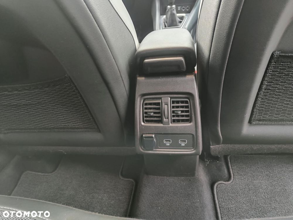 Renault Captur - 23