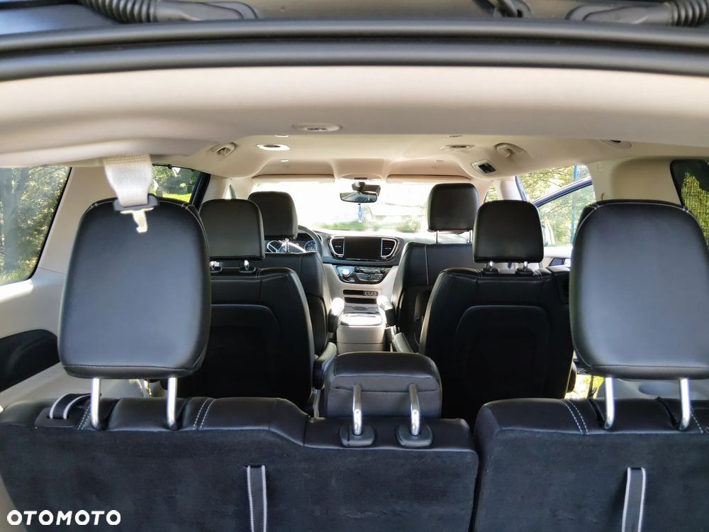 Chrysler Pacifica - 17