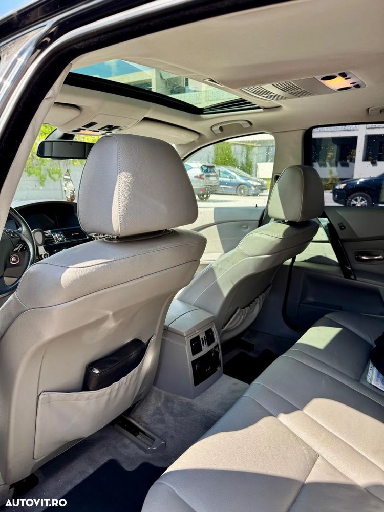 BMW Seria 5 550i Aut. - 6