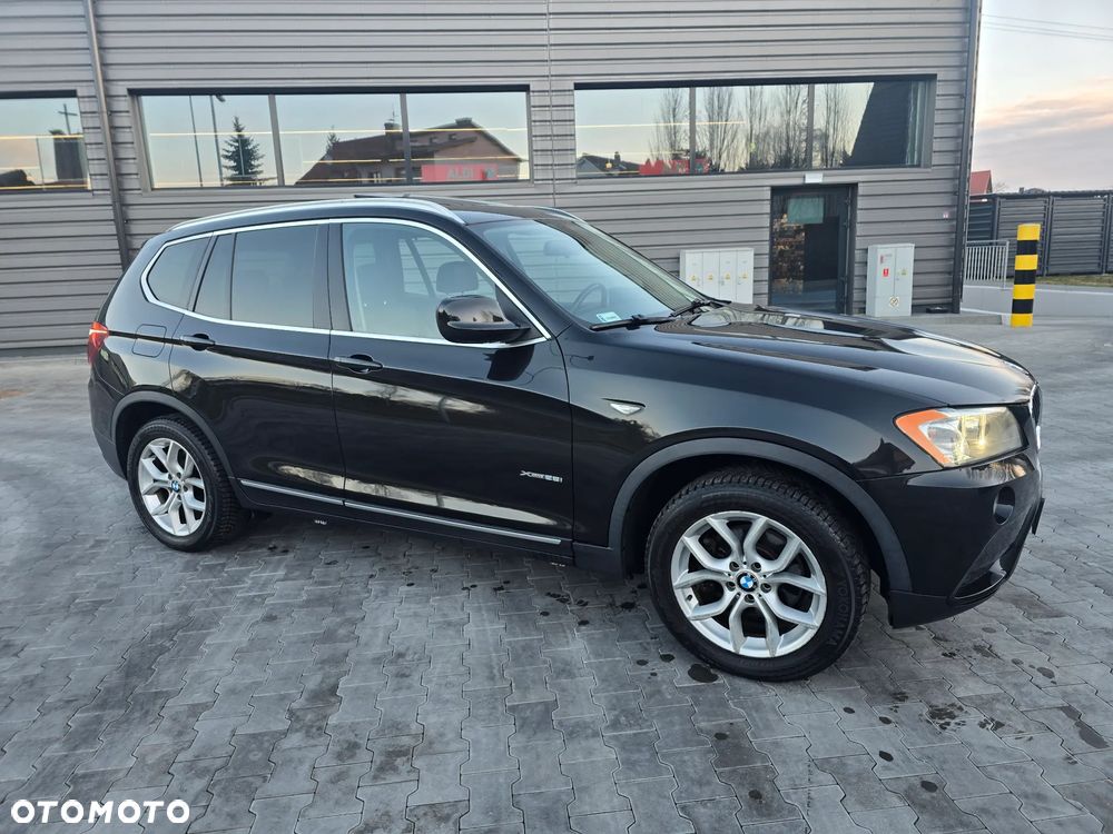 BMW X3 xDrive28i Sport-Aut - 3