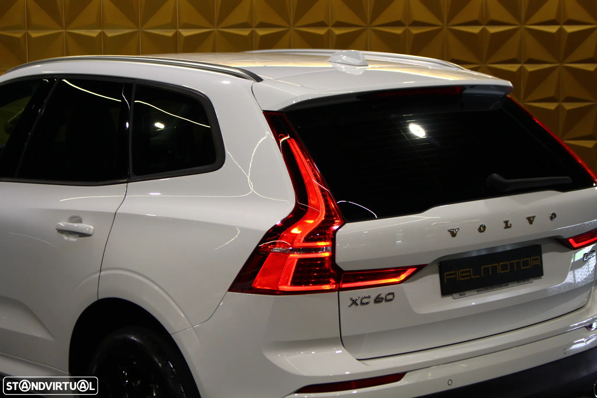Volvo XC 60 2.0 D4 Inscription AWD Geartronic - 12