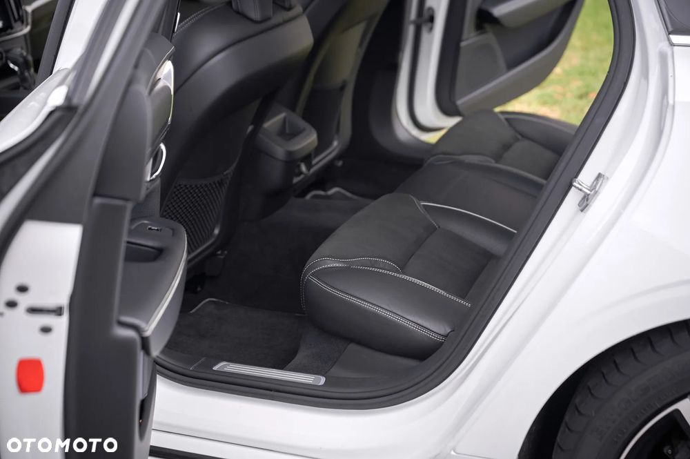 Volvo V90 D4 Geartronic R Design - 31