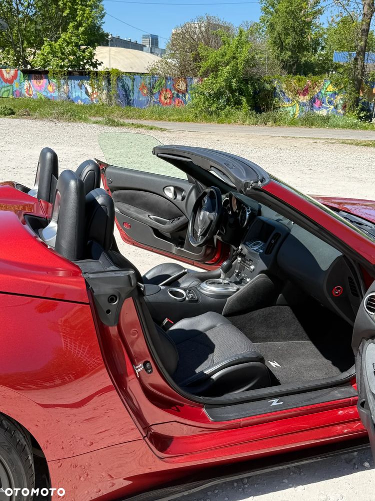 Nissan 370 Z - 16
