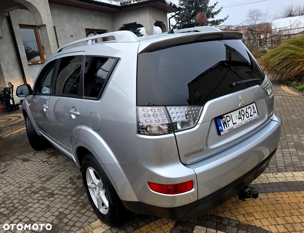 Mitsubishi Outlander - 1
