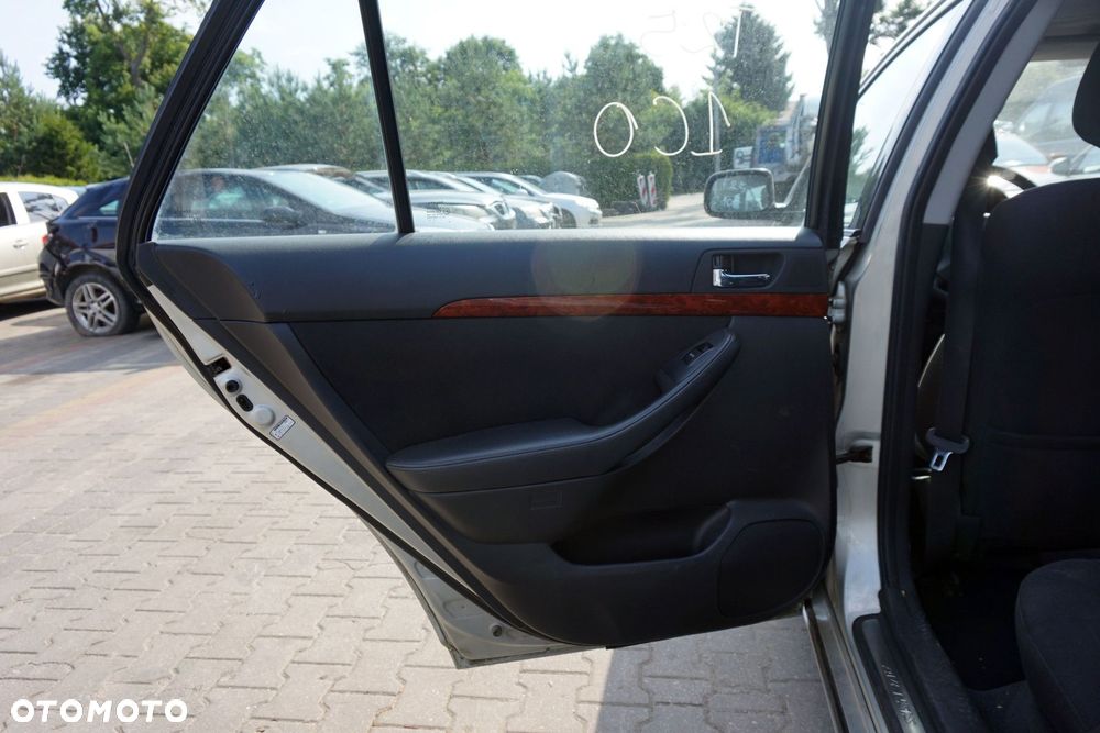 DRZWI TYLNE LEWE AVENSIS II T25 KOMBI 1C0  SREBRNY TOYOTA 2003-2006 - 11