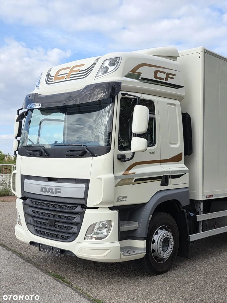 DAF CF 330 / 10.2017 / KONTENER MEBLOWY / IZOTERMA / WINDA / 18 PALET / E6 / NISKI PRZEBIEG / Z NIEMIEC / JAK NOWY / DUŻY SILNIK  10 837cm3// - 10