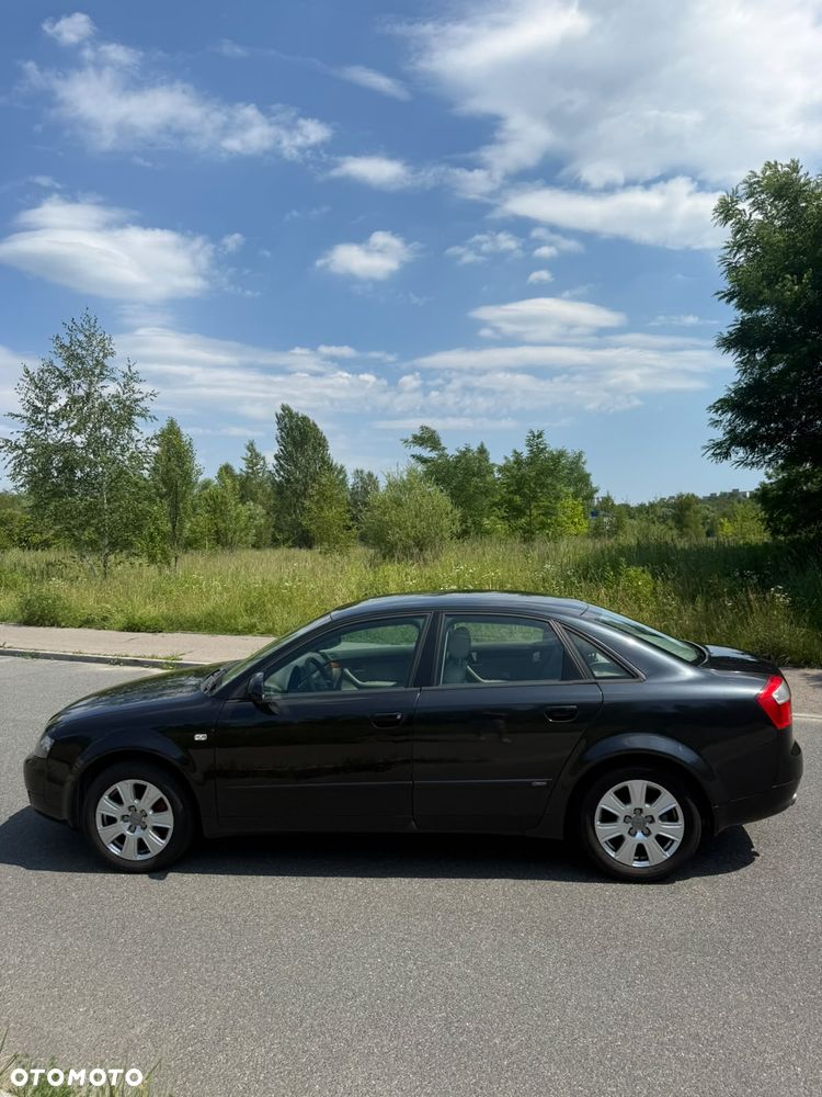Audi A4 Limousine - 8