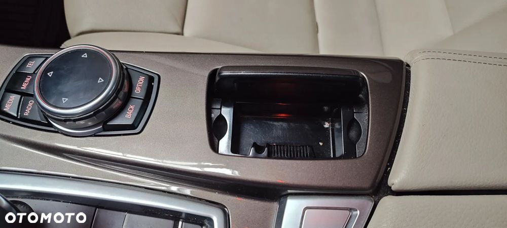 BMW Seria 5 525d Sport-Aut Modern Line - 8