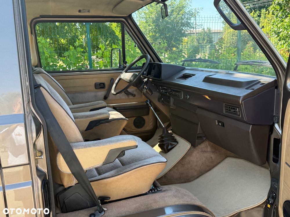 Volkswagen Transporter Caravelle GL 255 592/Z24 - 12
