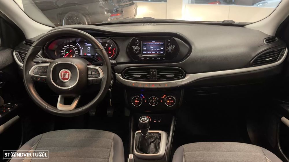 Fiat Tipo 1.3 M-Jet Easy J17 - 18