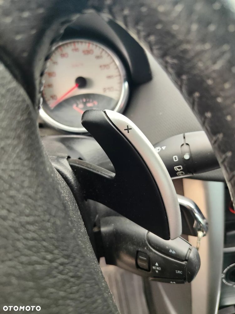 Peugeot 207 - 8
