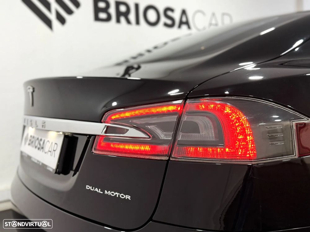 Tesla Model S - 14
