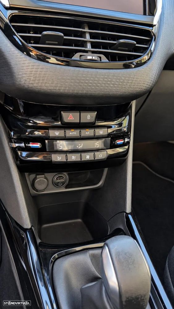 Peugeot 2008 1.2 PureTech Crossway - 13