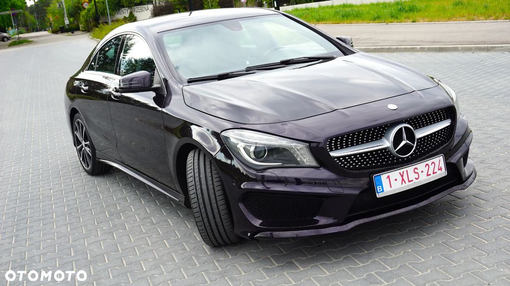 Mercedes-Benz CLA 180 AMG Line - 20