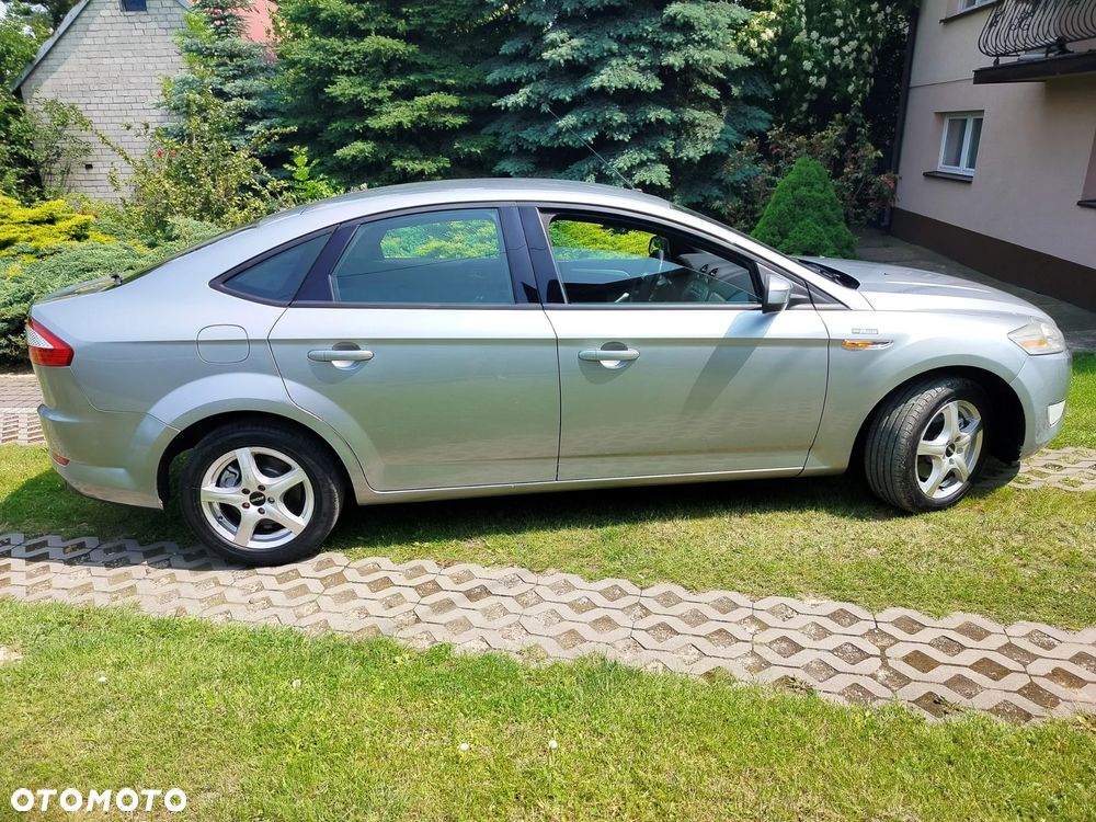 Ford Mondeo 1.6 Ghia X - 16