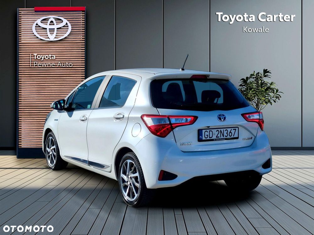 Toyota Yaris Hybrid 100 Dynamic - 4