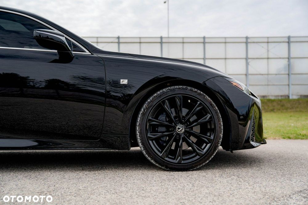 Lexus IS - 13