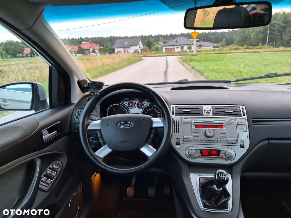 Ford Kuga 2.0 TDCi 2x4 Titanium - 25