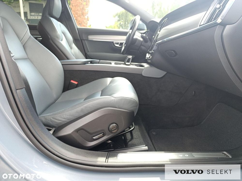 Volvo V90 Cross Country - 10