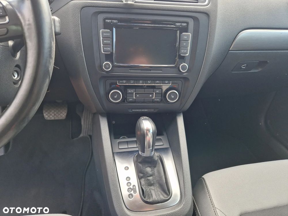 Volkswagen Jetta 1.4 TSI Highline DSG - 16