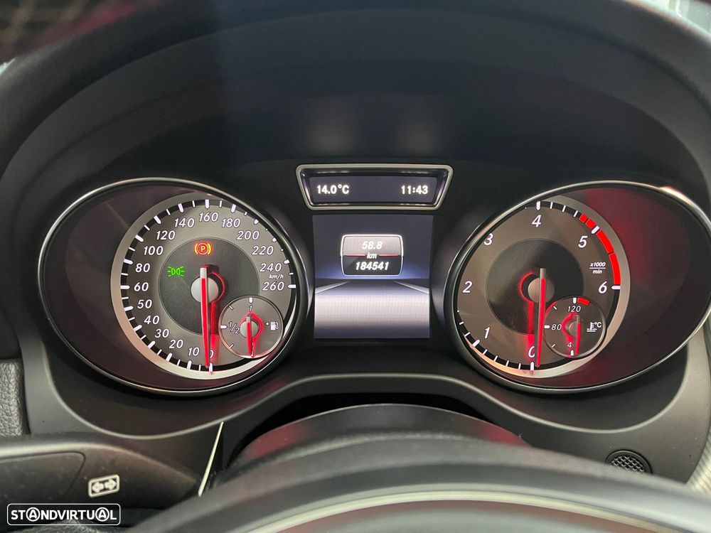 Mercedes-Benz CLA 200 CDI Urban - 12