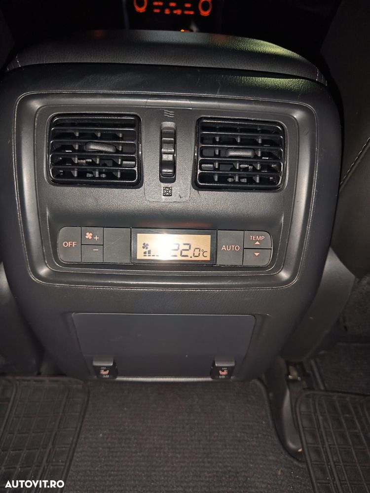 Nissan Pathfinder - 5
