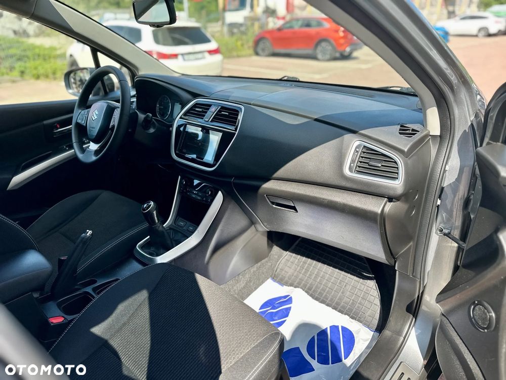 Suzuki SX4 S-Cross 1.0 T Premium - 17
