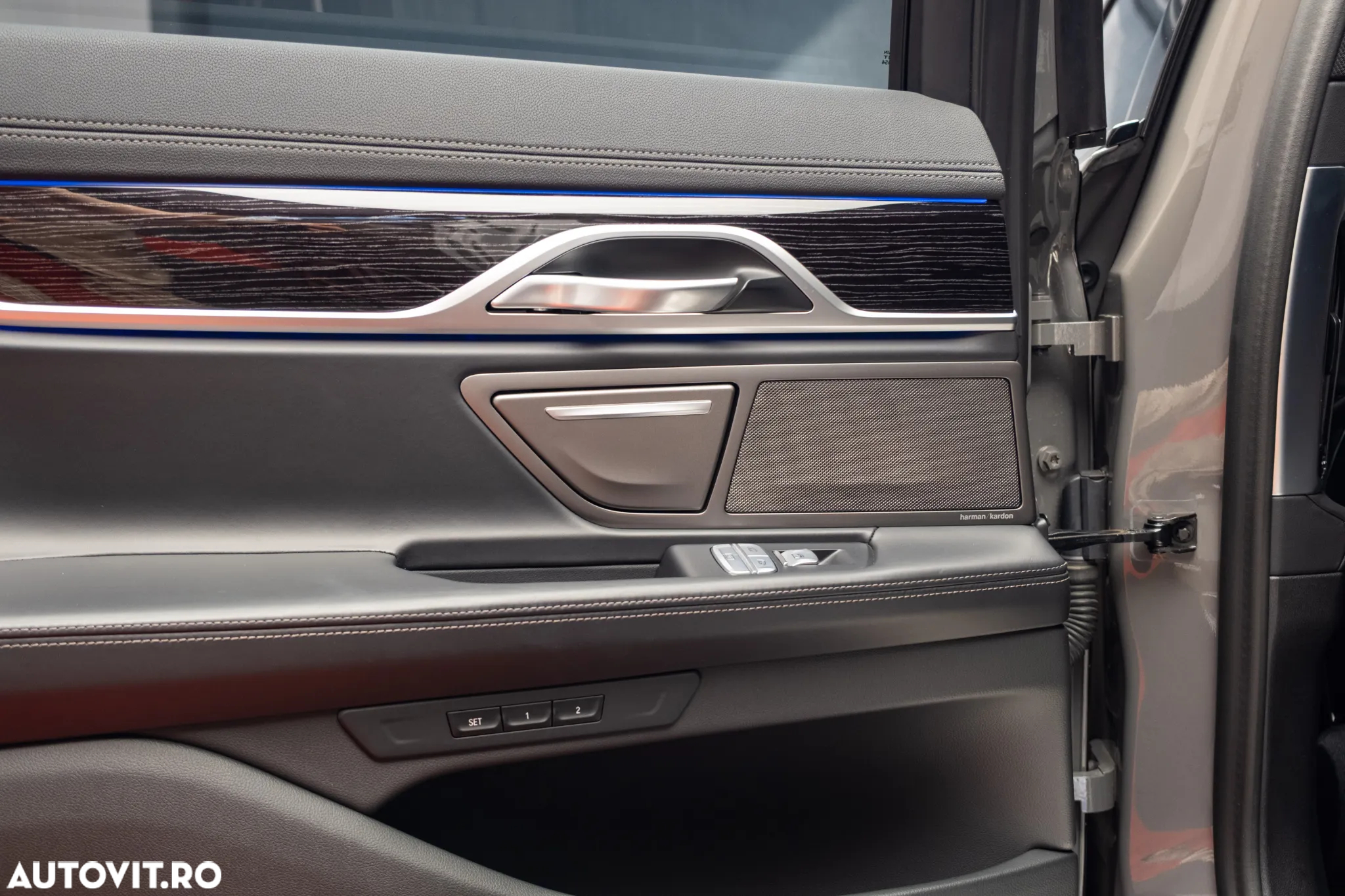BMW Seria 7 745e - 28
