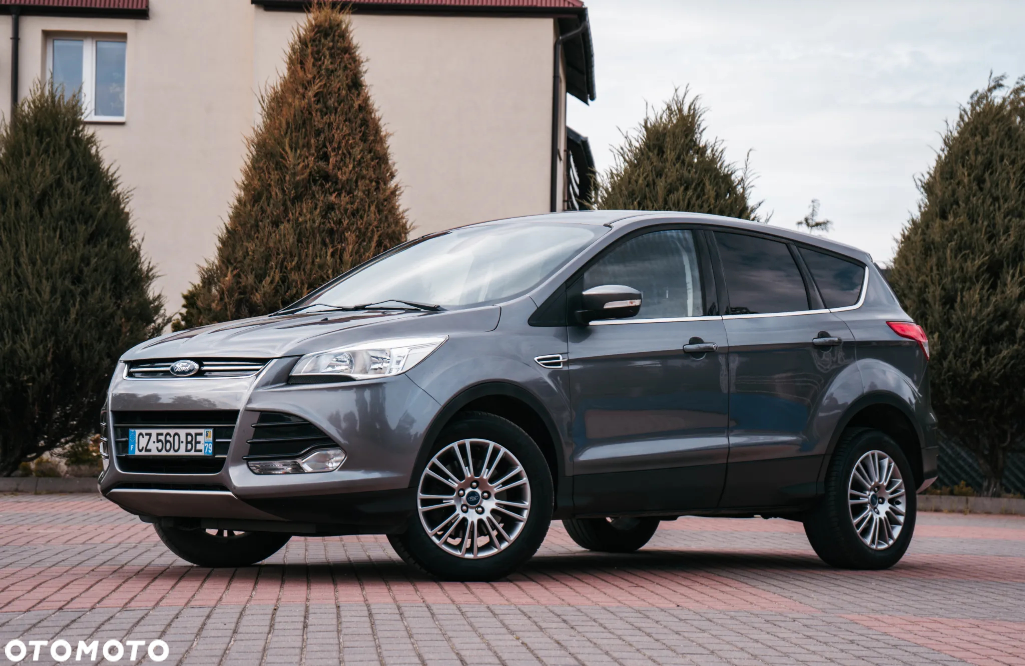 Ford Kuga 2.0 TDCi 2x4 Titanium - 4