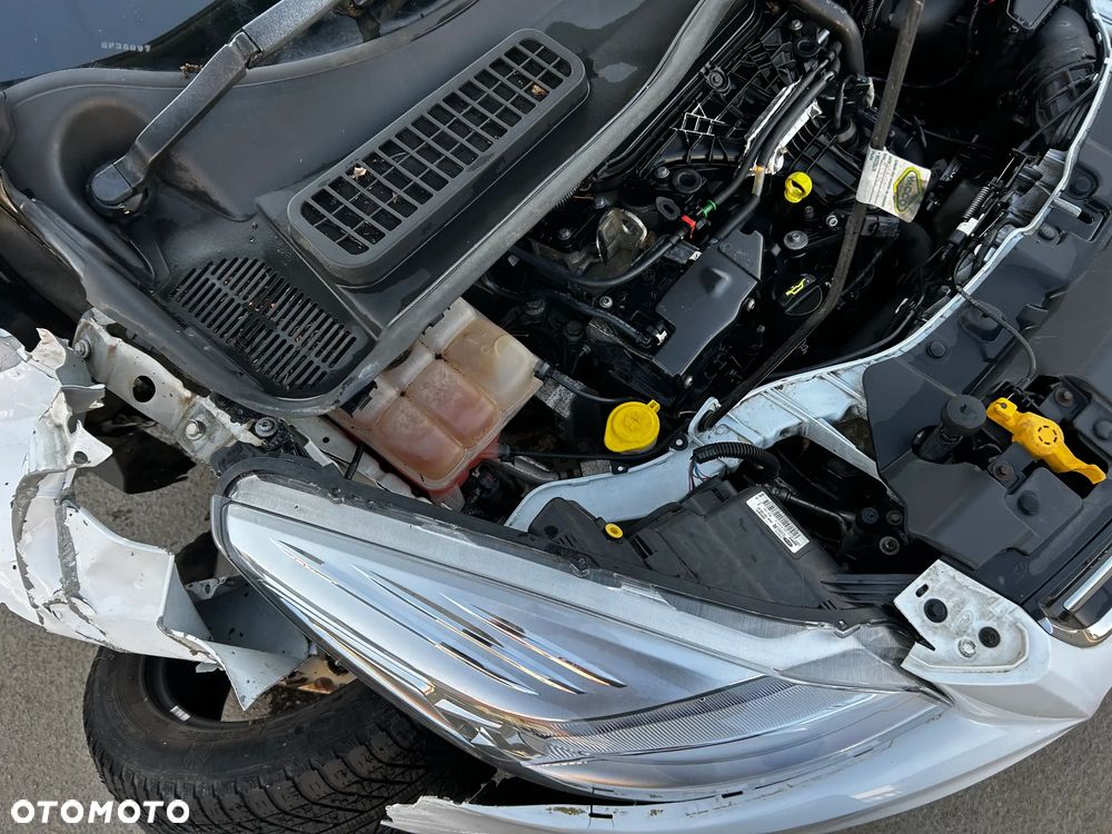 Ford Kuga - 11