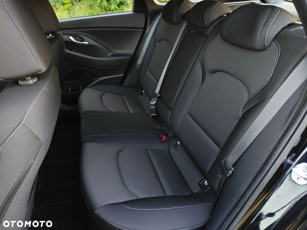 Hyundai i30 blue Kombi 1.6 CRDi Premium - 26