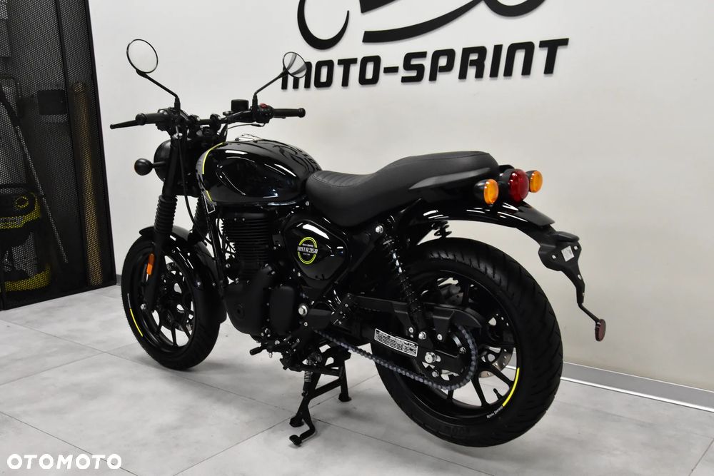 Royal Enfield HNTR - 9