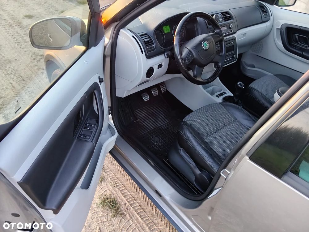 Skoda Roomster 1.2 TSI Scout PLUS EDITION - 8