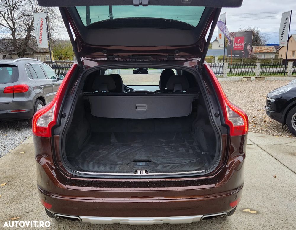 Volvo XC 60 D5 AWD Geartronic Momentum - 33