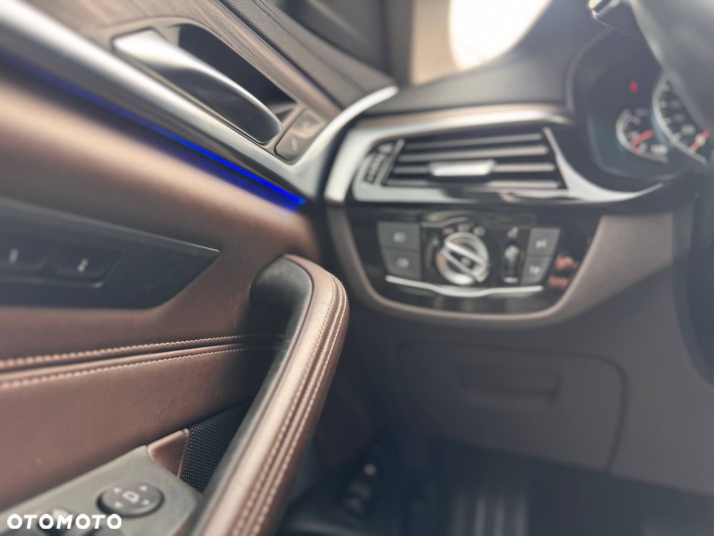 BMW Seria 5 530e iPerformance GPF Sport - 26