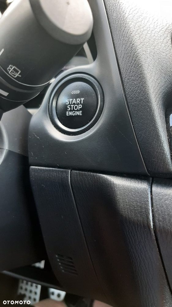 Mazda 3 SKYACTIV-G 120 NAKAMA - 23