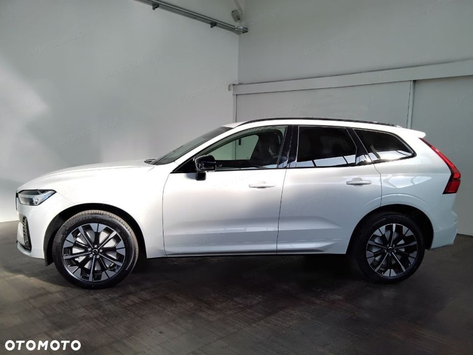 Volvo XC 60 B5 B AWD Plus Dark - 4