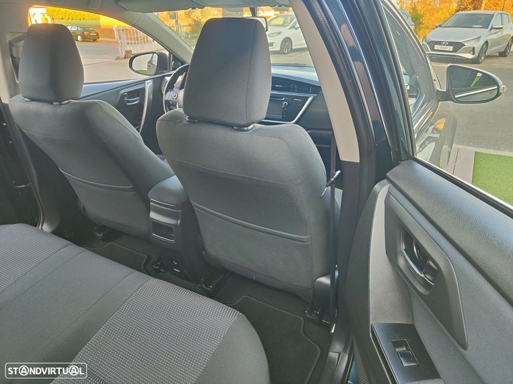 Toyota Auris 1.4 D-4D Com.+P.Sport+Navi - 30