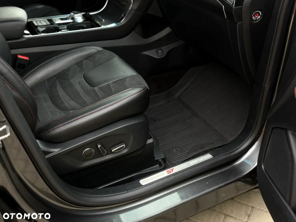 Ford Edge 2.0 EcoBlue Twin-Turbo 4WD ST-Line - 26