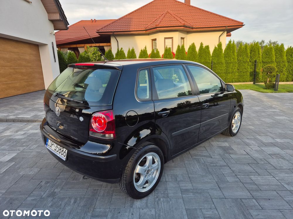 Volkswagen Polo 1.4 16V Q-Line - 16