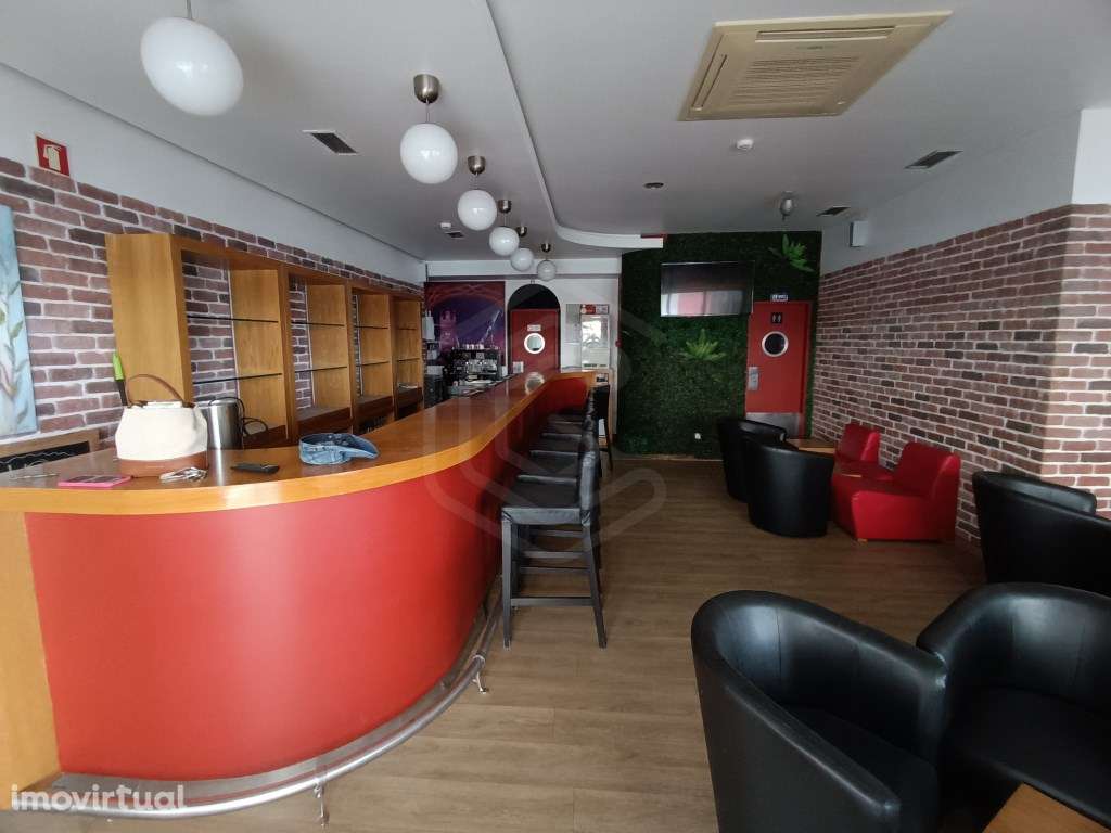 Estabelecimento comercial (podendo ser convertido em habitação) tot... - Grande imagem: 3/55