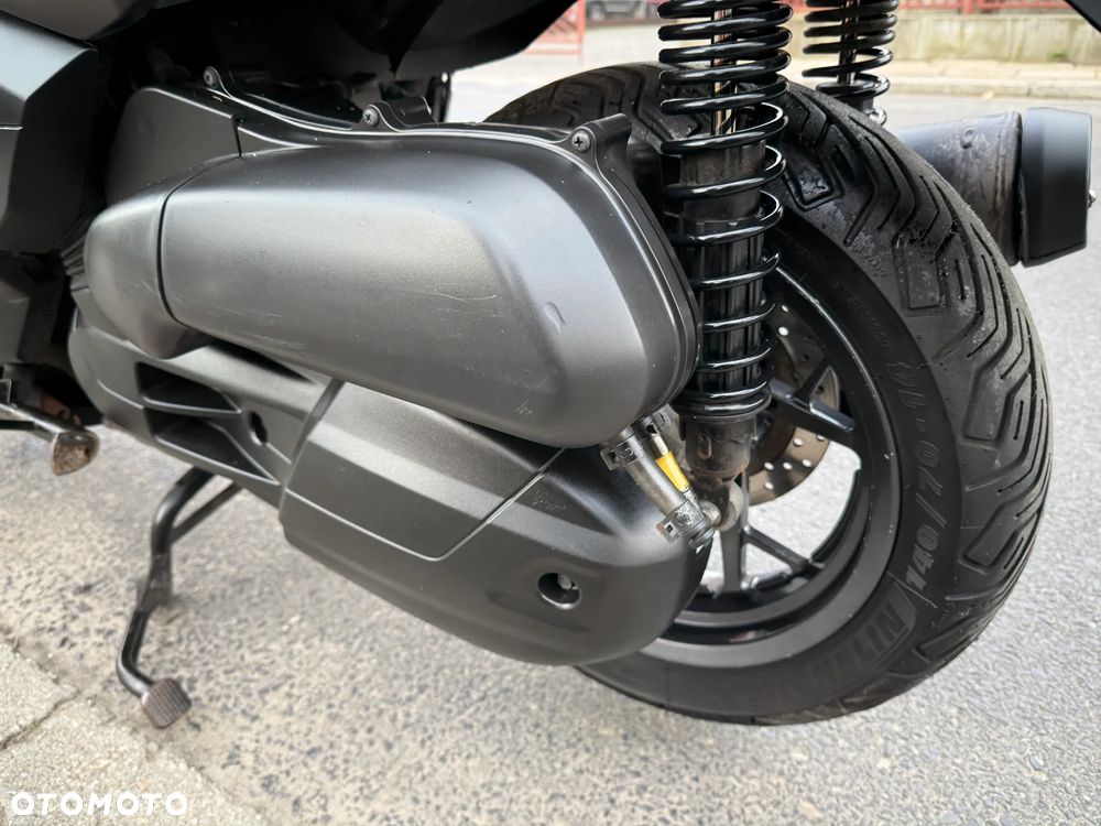 Yamaha X-max - 21