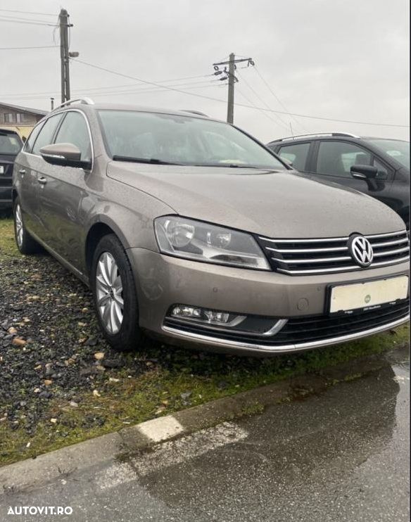 Volkswagen Passat - 2