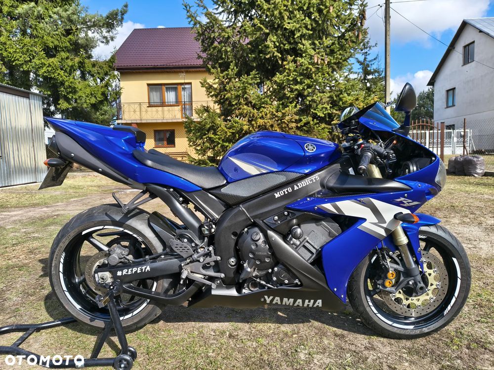 Yamaha R1 - 1