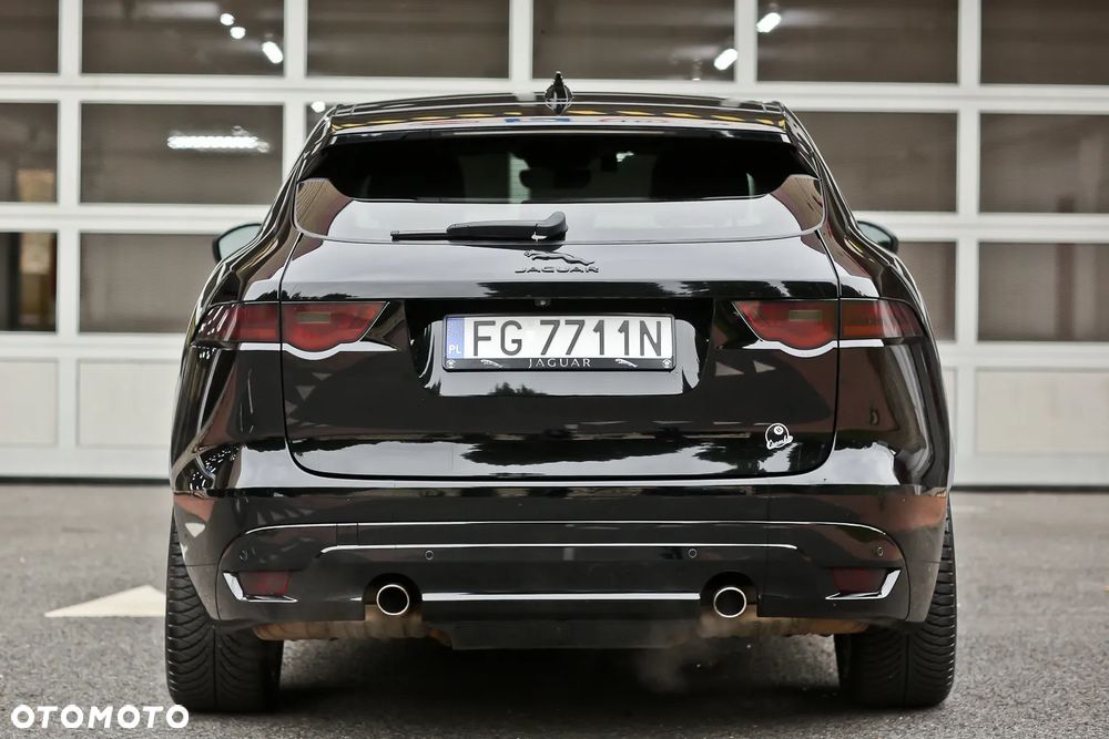 Jaguar F-Pace - 5