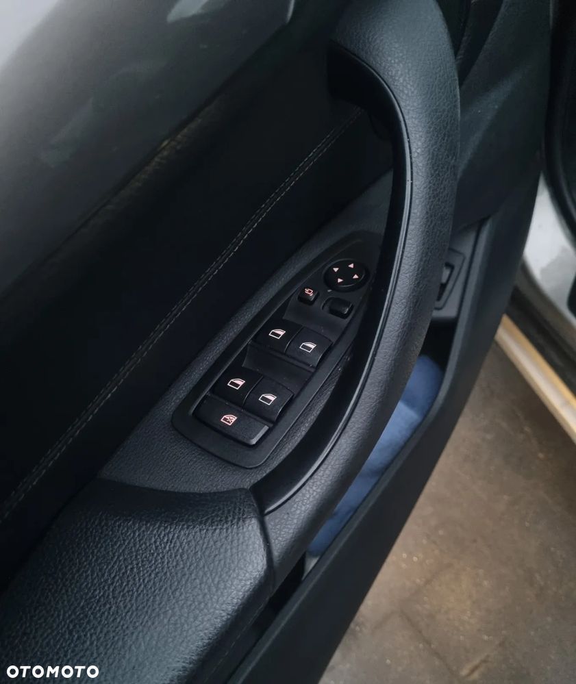 BMW X1 sDrive18d xLine - 22