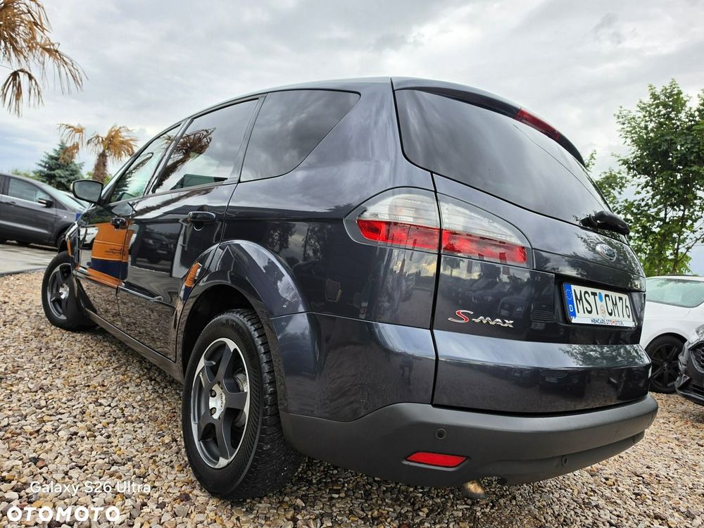 Ford S-Max - 11