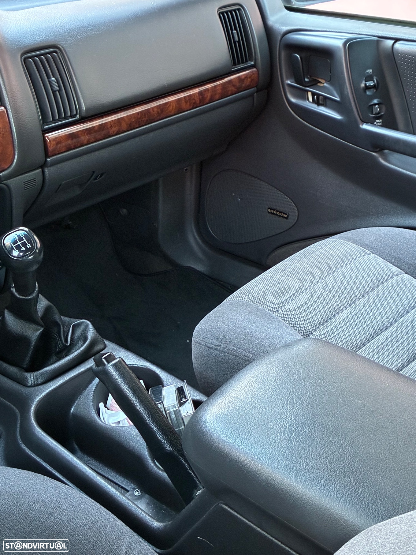 Jeep Grand Cherokee 2.5 TD Laredo - 14